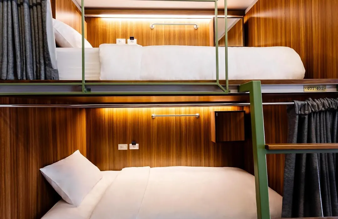 Khunluang Hostel (Adults Only)-1