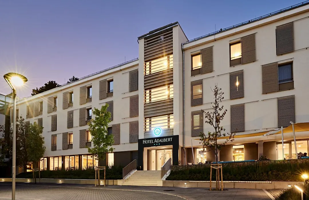 Hotel Adalbert Szent Tamas Haz-1