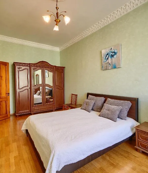 Apartment Velyka Vasylkivska 29-1