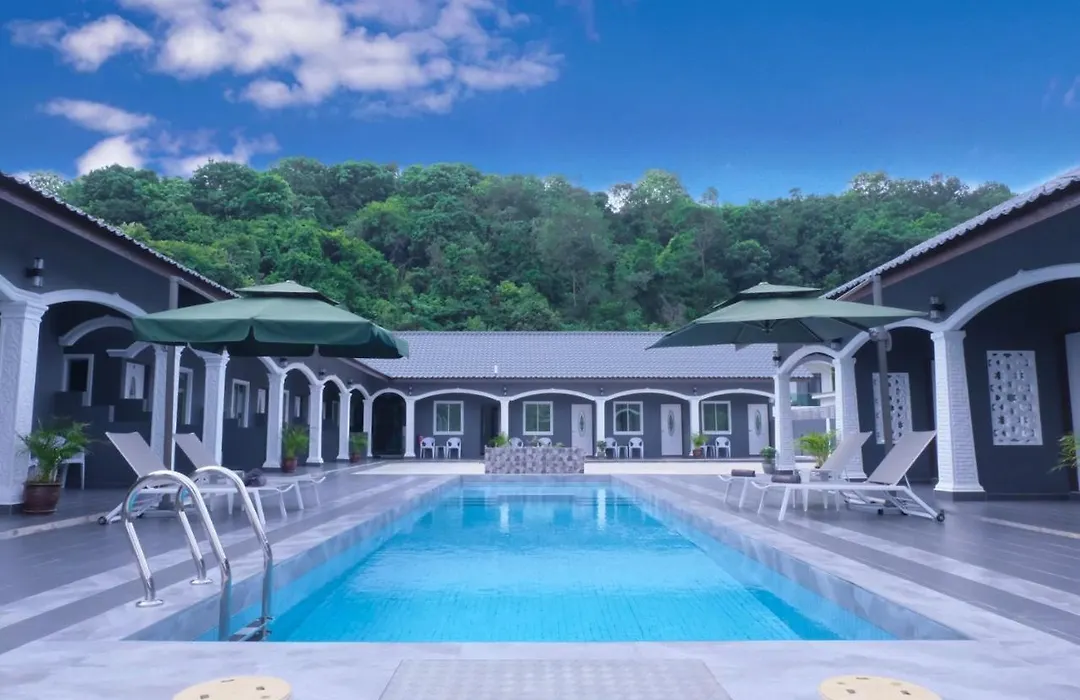 Cenang Rooms With Pool By Virgo Star Resort-1