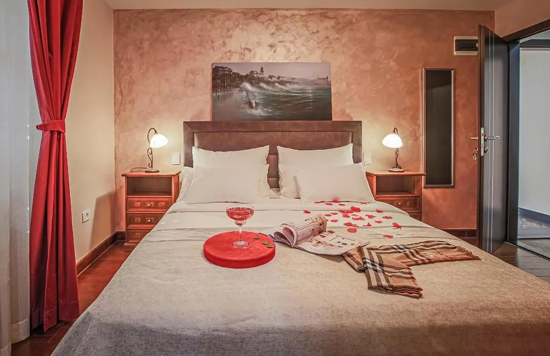 Theatre Luxury Rooms-1