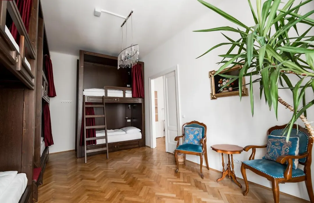 Vienna Boutique - Premium Hostel-1