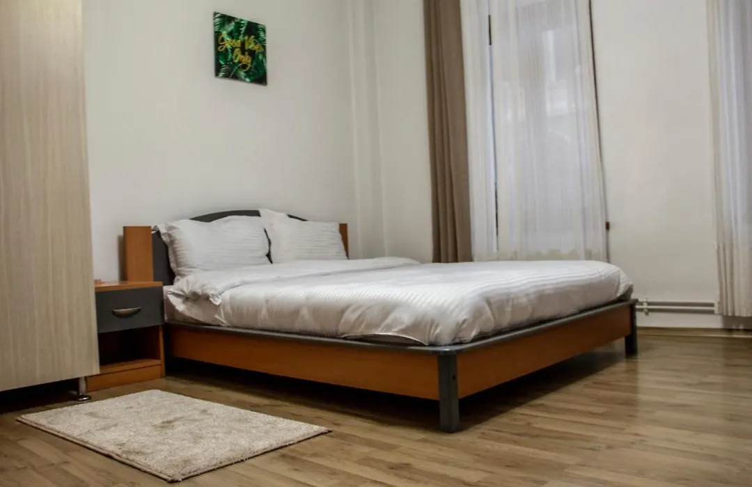 Happy Accomodation-1