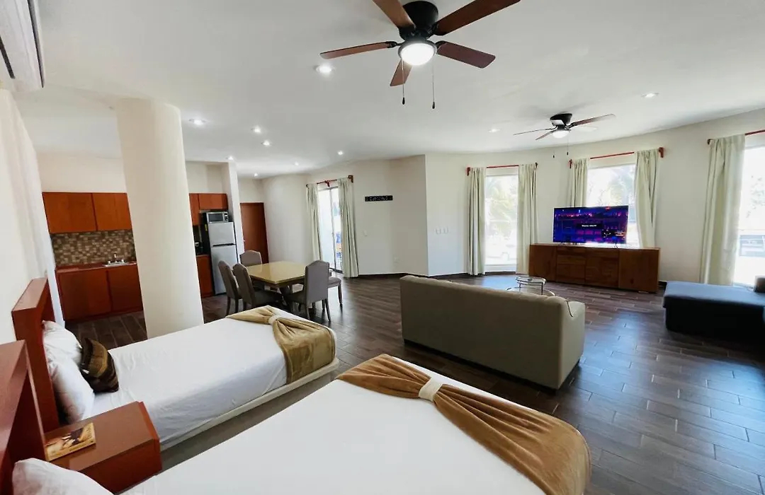 La Lola Hotel & Suites-1
