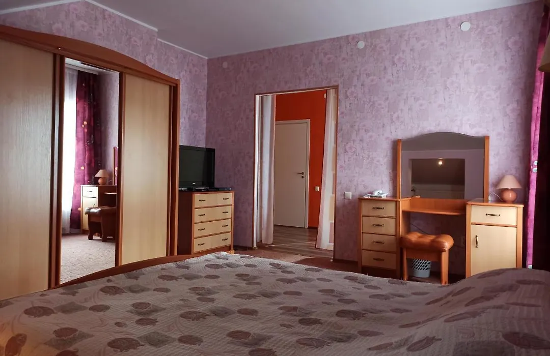 Central Hotel-1