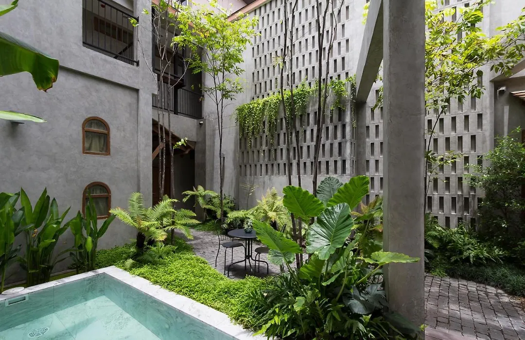 Hidden Garden Hostel-1