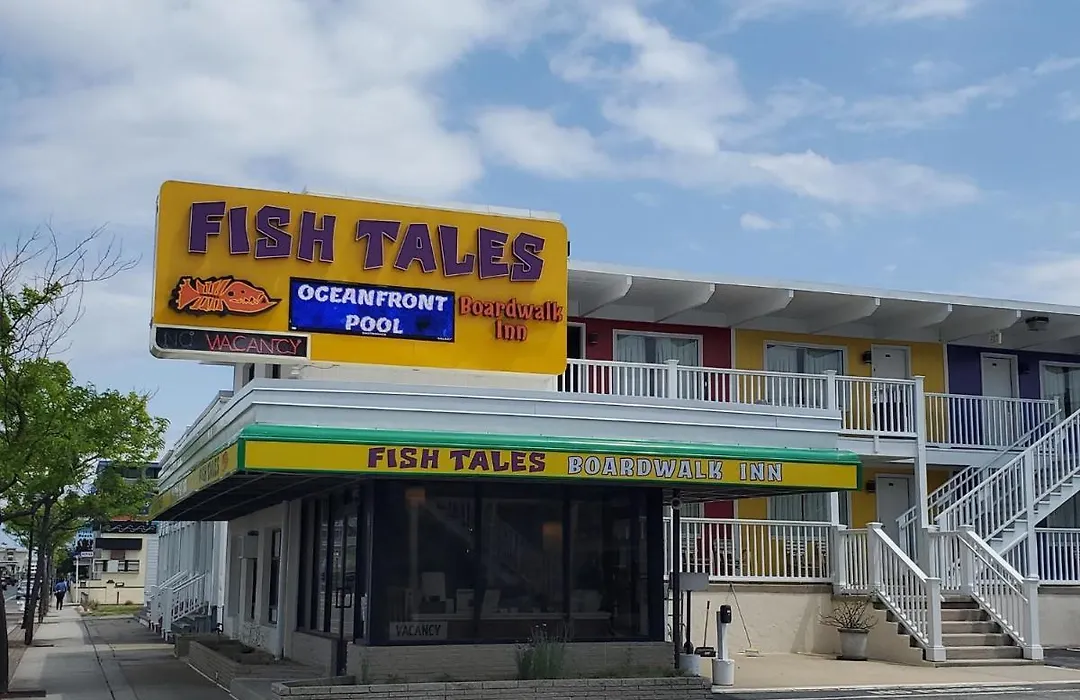 Fish Tales Boardwalk Inn & Ocean Mecca Motel-1