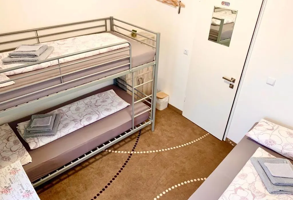 New Hostel Berlin Mitte - Free Tea And Coffee Are Provided Around The Clock-1