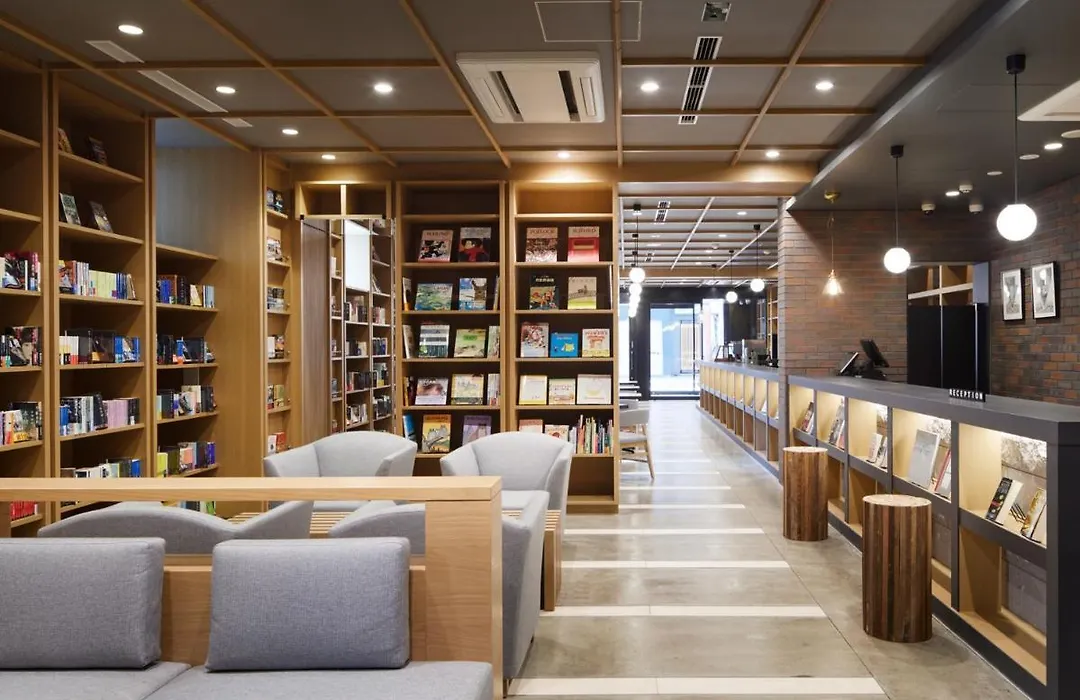 Lamp Light Books Hotel Sapporo-1