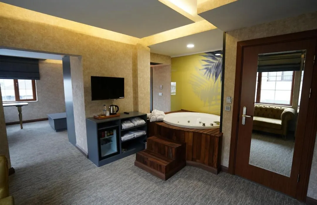 The Life Hotel & Spa-1