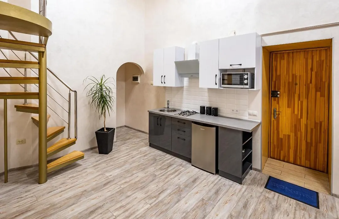 Apartment On Kovzhuna Street-1