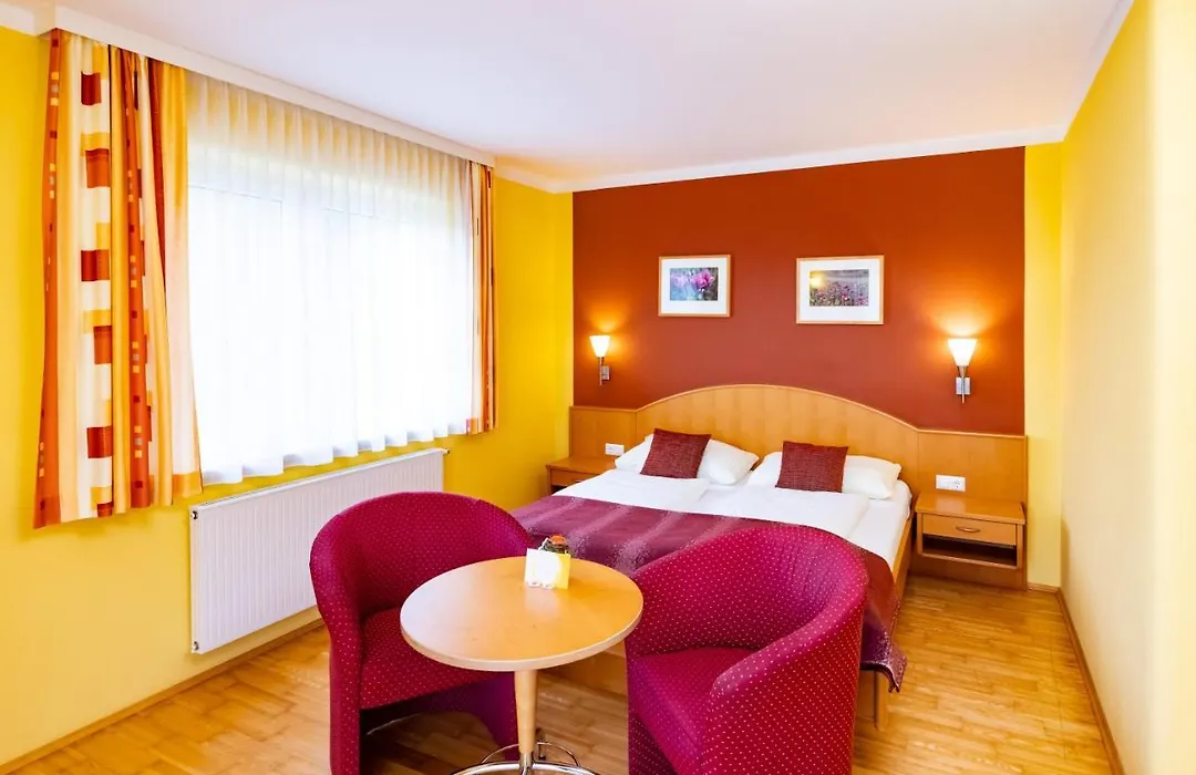 Golf & Thermenland Sonnenpension Fruehstueckshotel Burgauberg Stegersbach-1