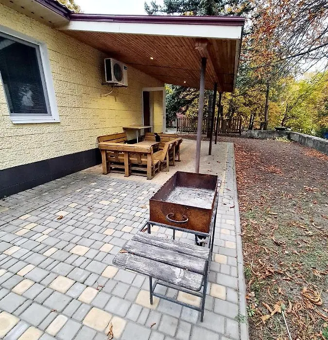 Котедж Бiля Рiчки Село Кудашiвка-1