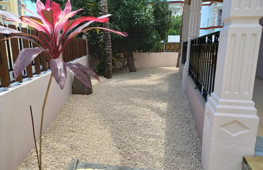 Waynes' Villa-1