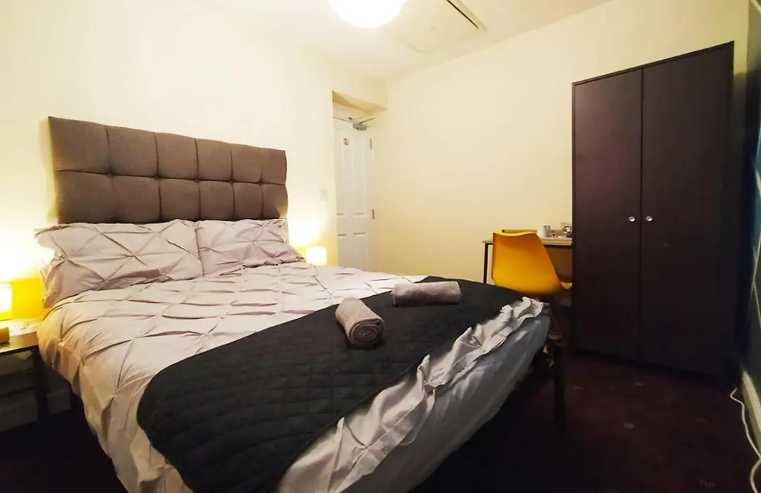 Bankwell Guest House-1