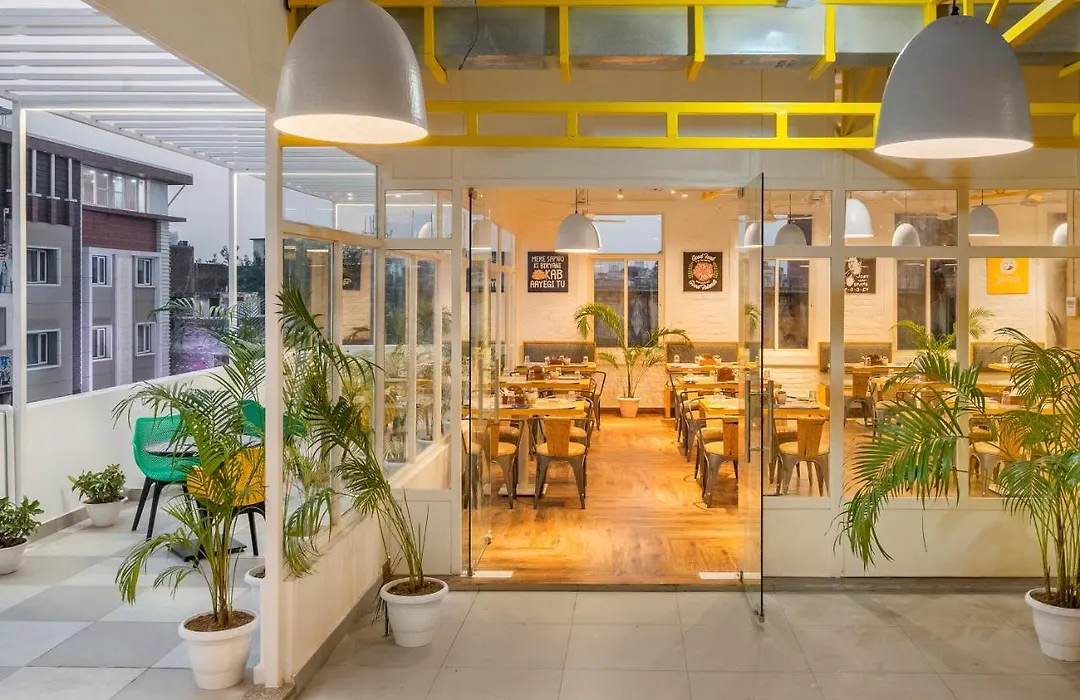 Bedzzz Varanasi By Leisure Hotels, 1 Km From Dashwasamedh Ghat-1