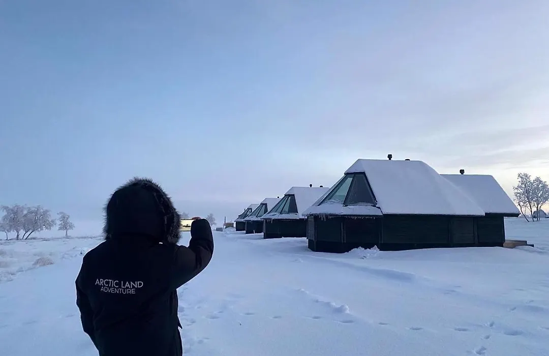 Arctic Land Adventure Glass Igloos-1