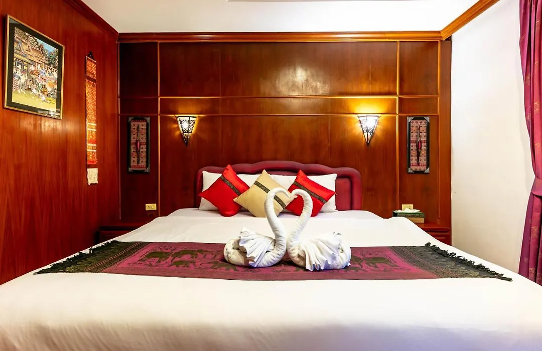 Royal Phawadee Village Patong - 2 Minutes Walk To The Beach-1