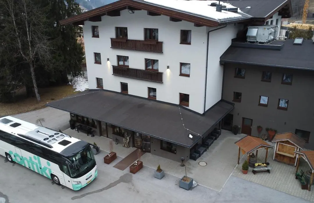 Contiki Haus Schoeneck-1