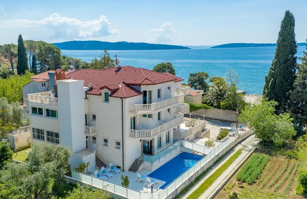 Hotel Riva Kastela With Swimming Pool-1