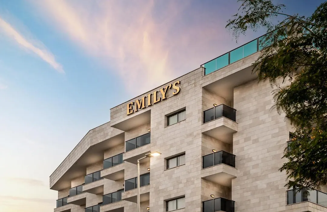 Emily'S Hotel-1