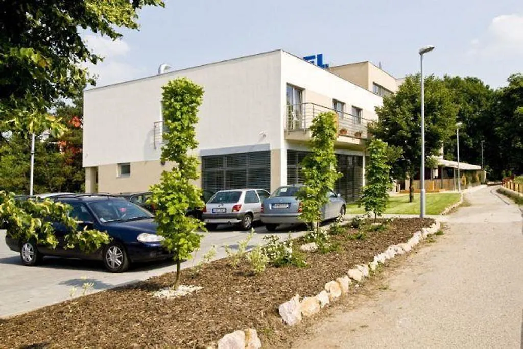 Hotel River-1