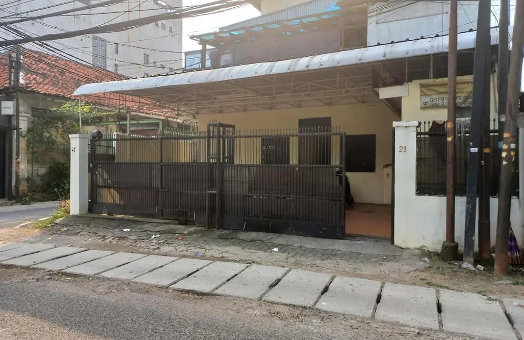 Express O 91381 Penginapan Pasar Baru Selatan-1