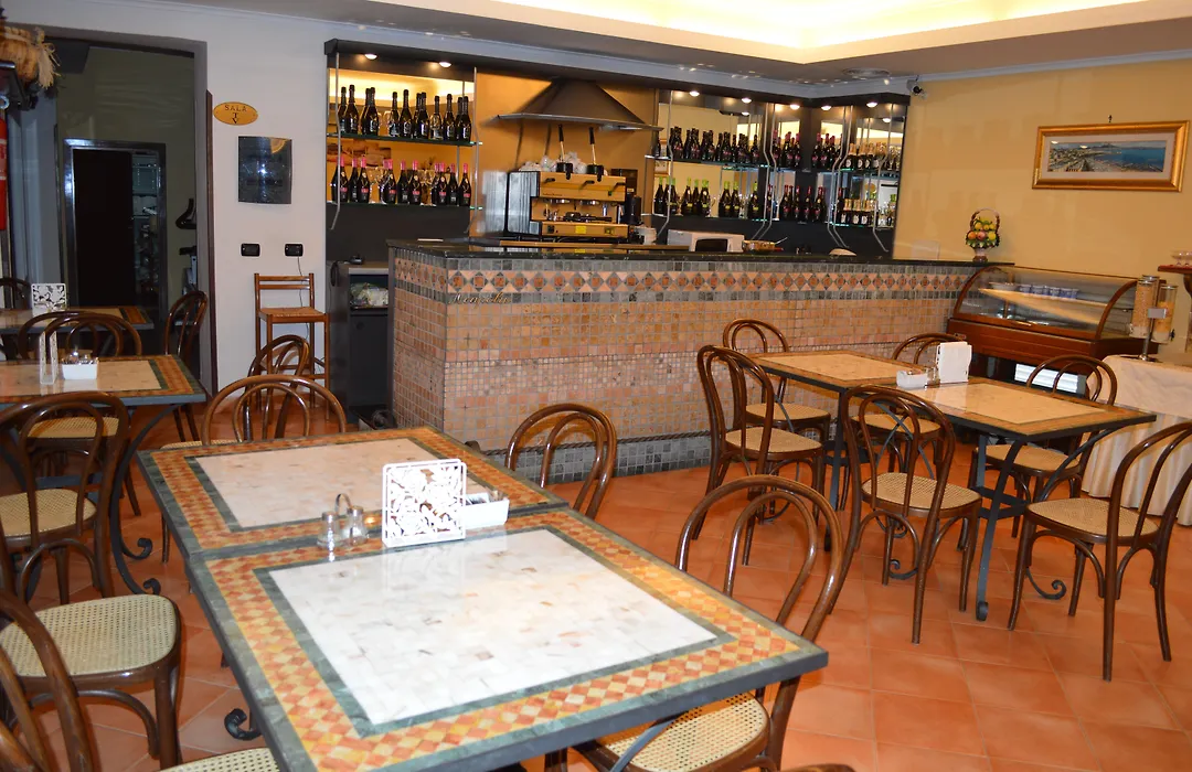 Hotel Neapolis-1