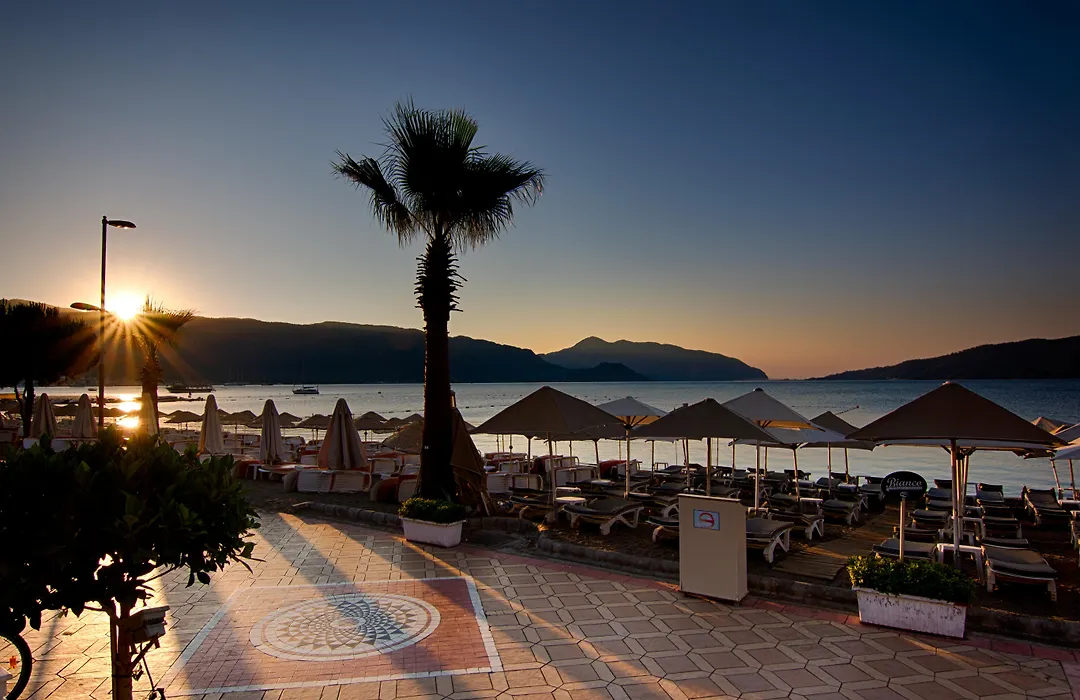 Romance Beach Hotel-1