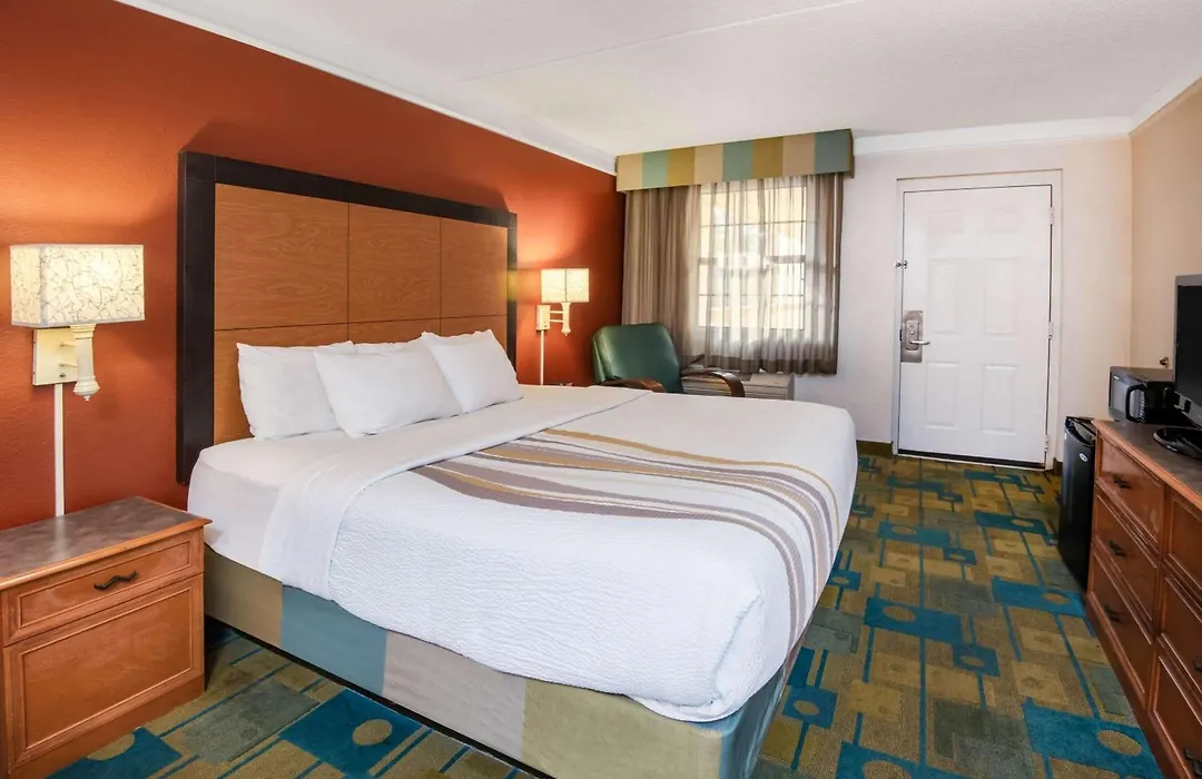 La Quinta Inn By Wyndham Colorado Springs Garden Of The Gods-1