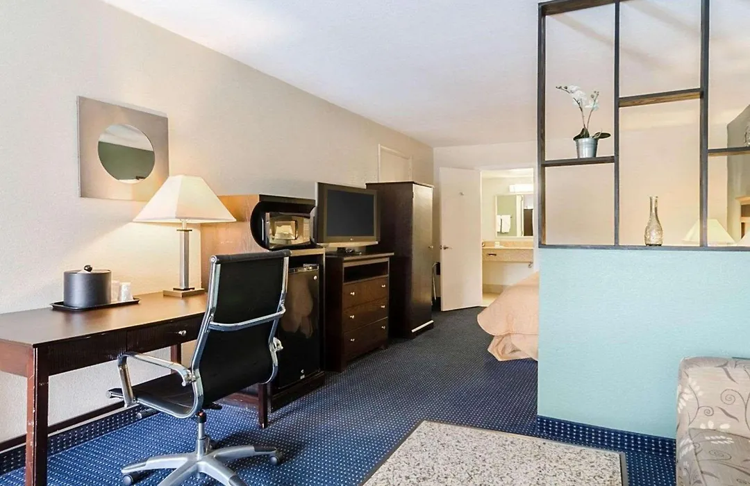 Rodeway Inn & Suites Williamsburg Central-1