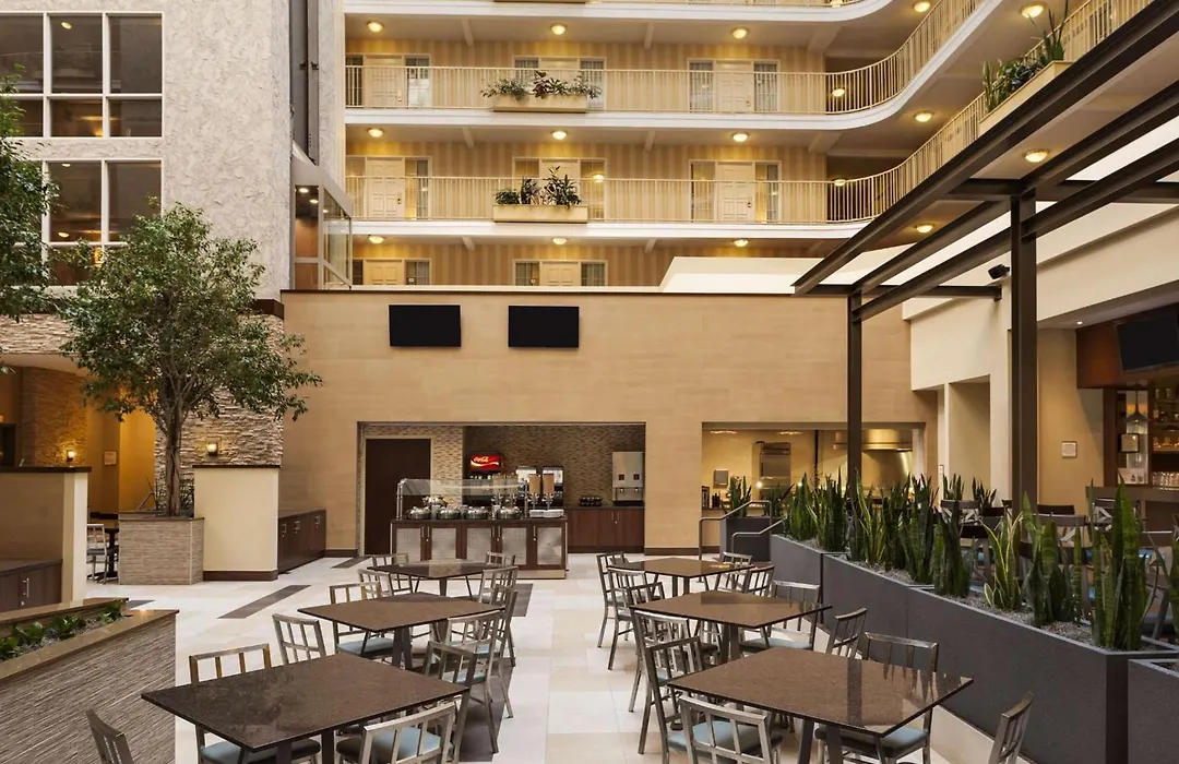 Embassy Suites By Hilton Dallas Market Center-1
