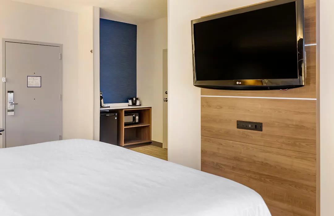 Holiday Inn Express Hotel & Suites Albuquerque Midtown By Ihg-1