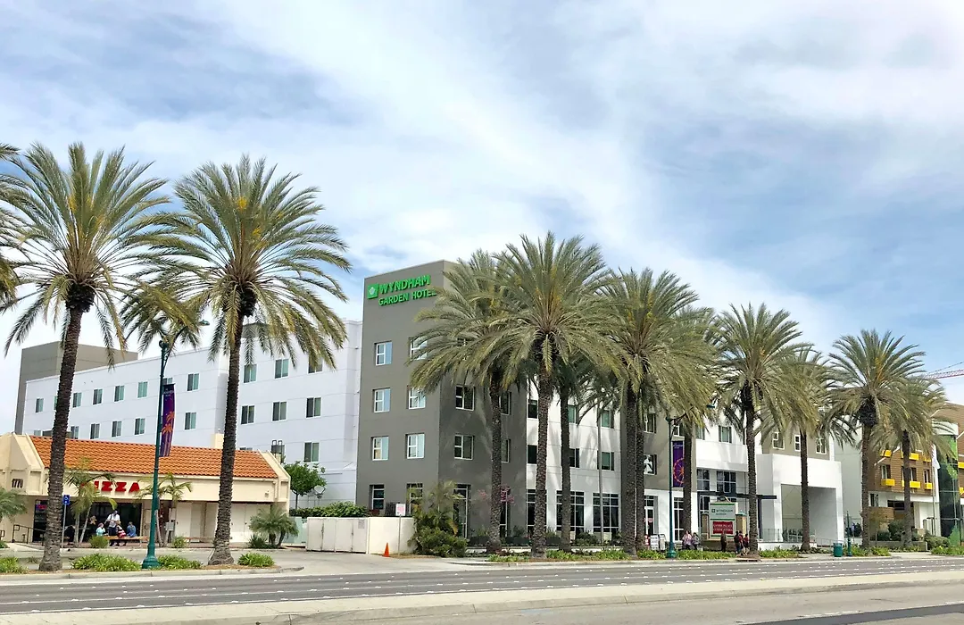 Wyndham Anaheim-1
