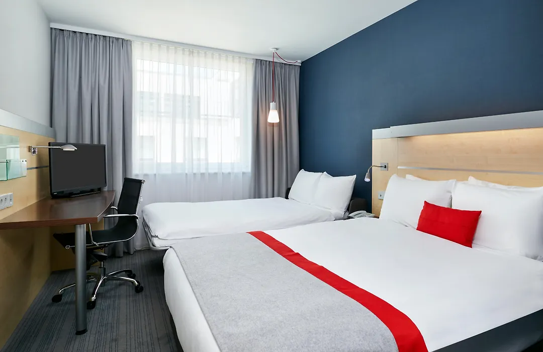 Holiday Inn Express Berlin City Centre By Ihg-1