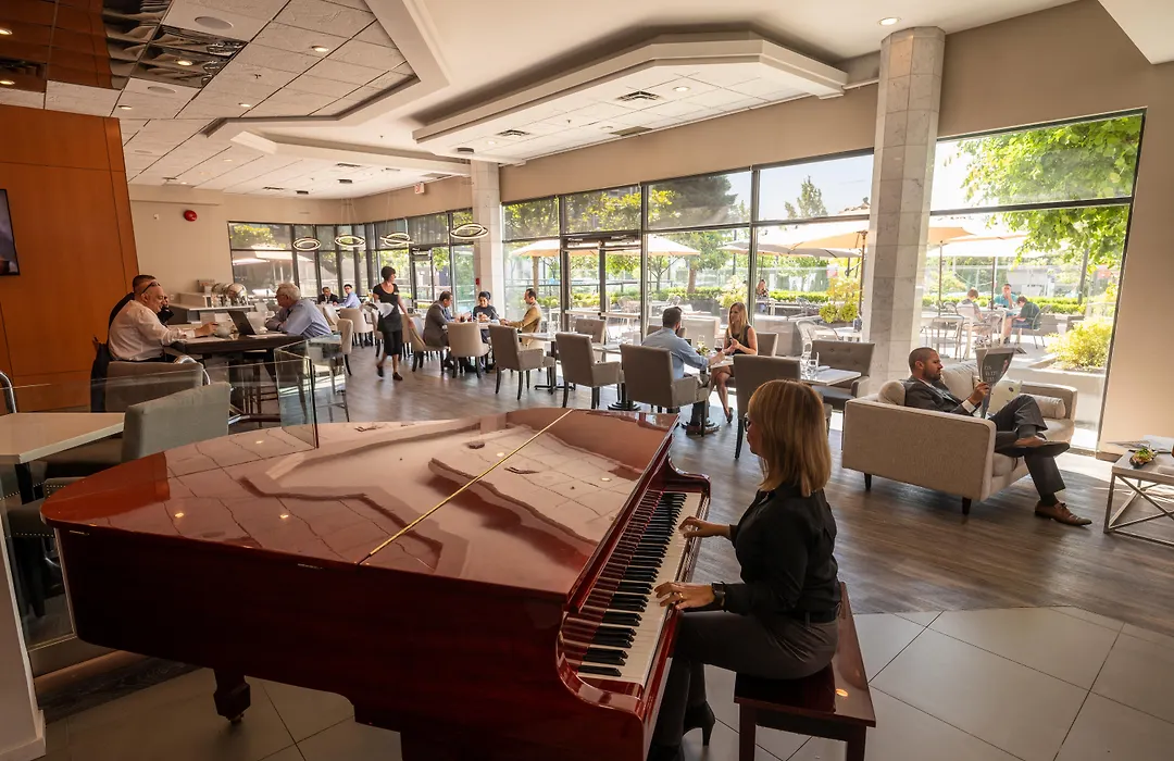 Executive Suites Hotel & Conference Center, Metro Vancouver-1