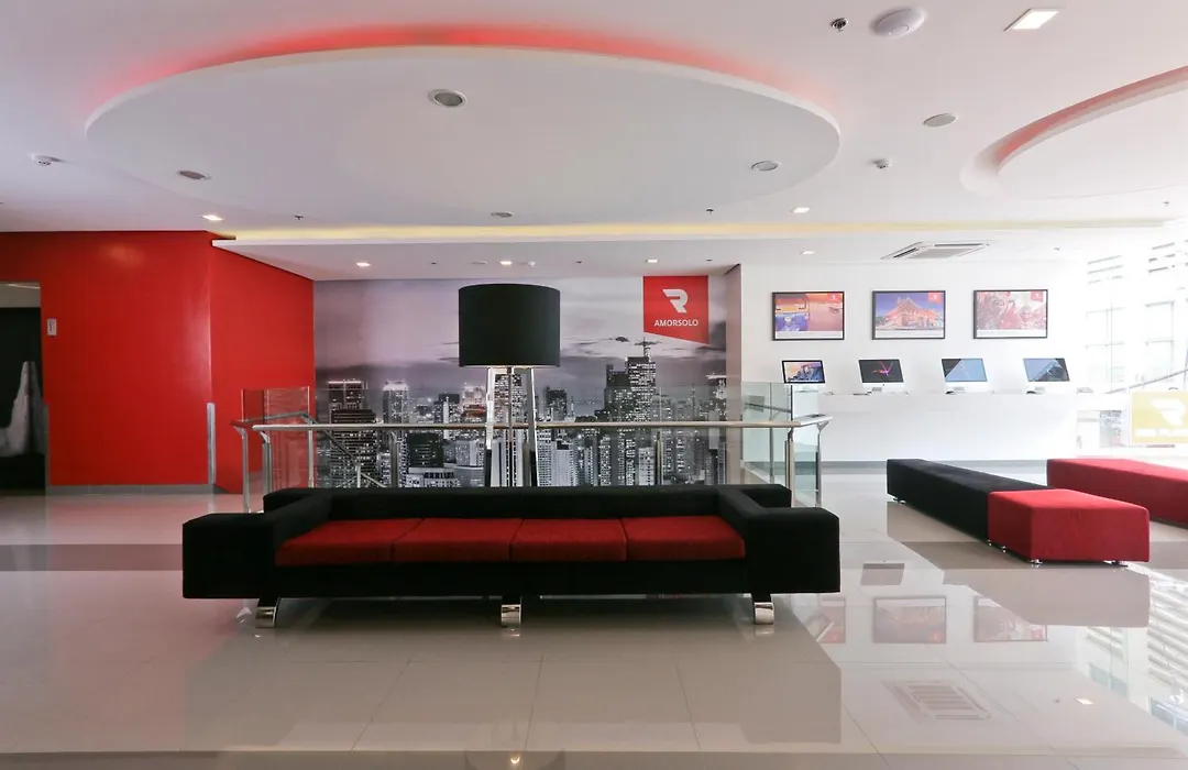 Red Planet Makati Amorsolo-1