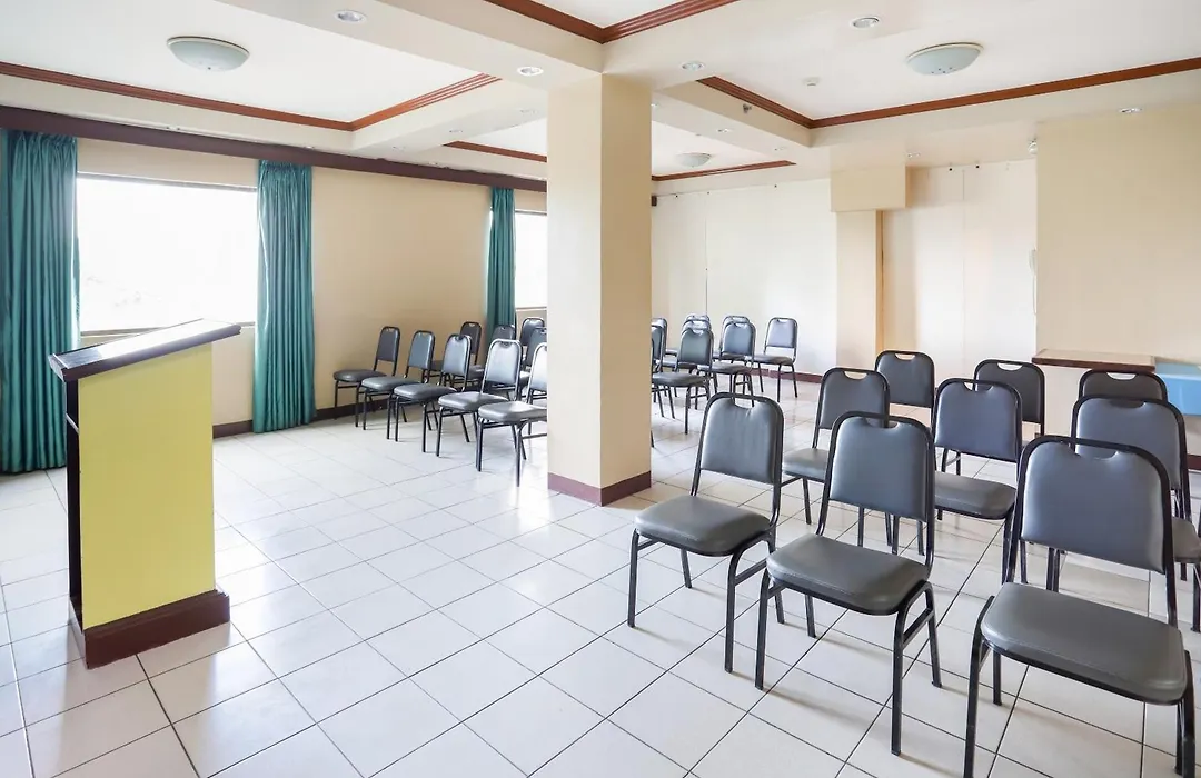 Oyo 210 Apple Tree Suites-1