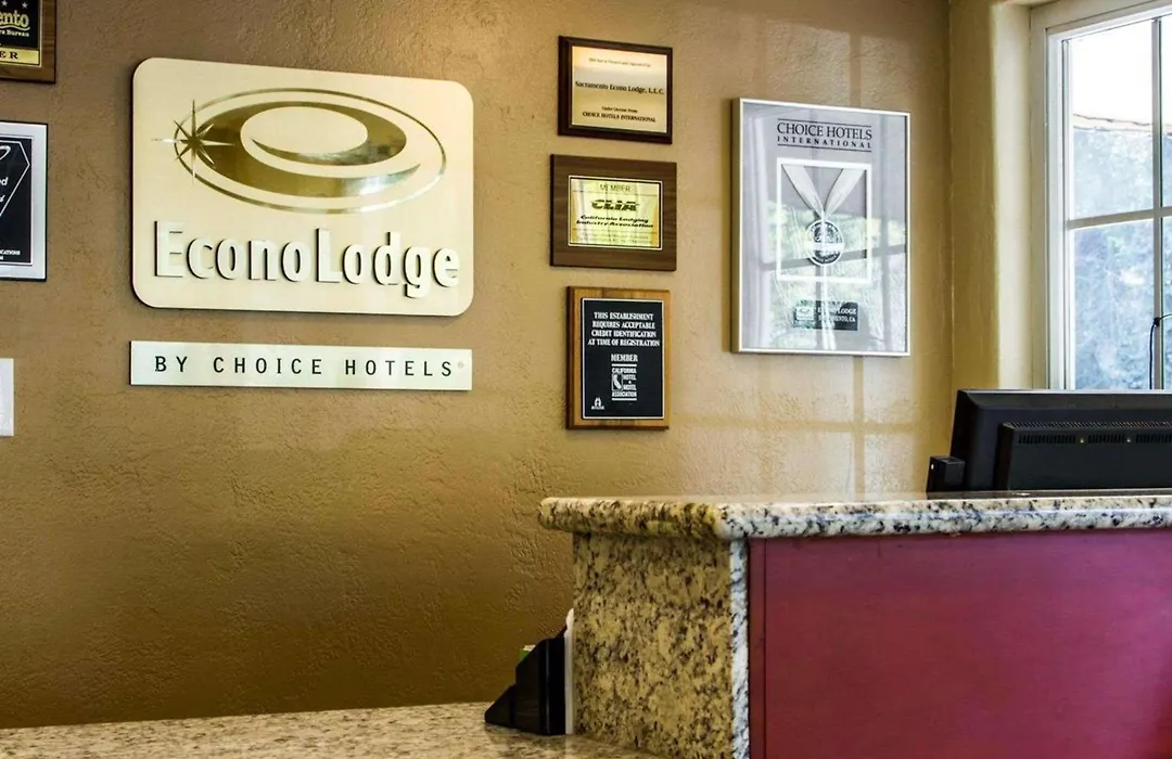 Econo Lodge Sacramento Convention Center-1