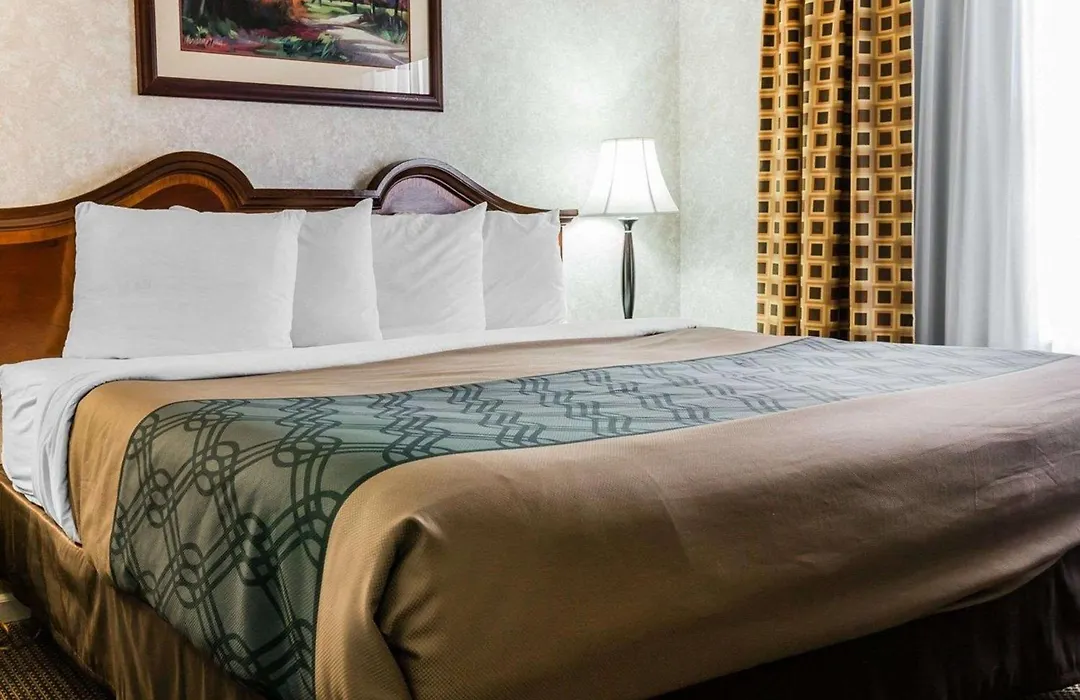 Econo Lodge & Suites Grand Rapids Airport-1