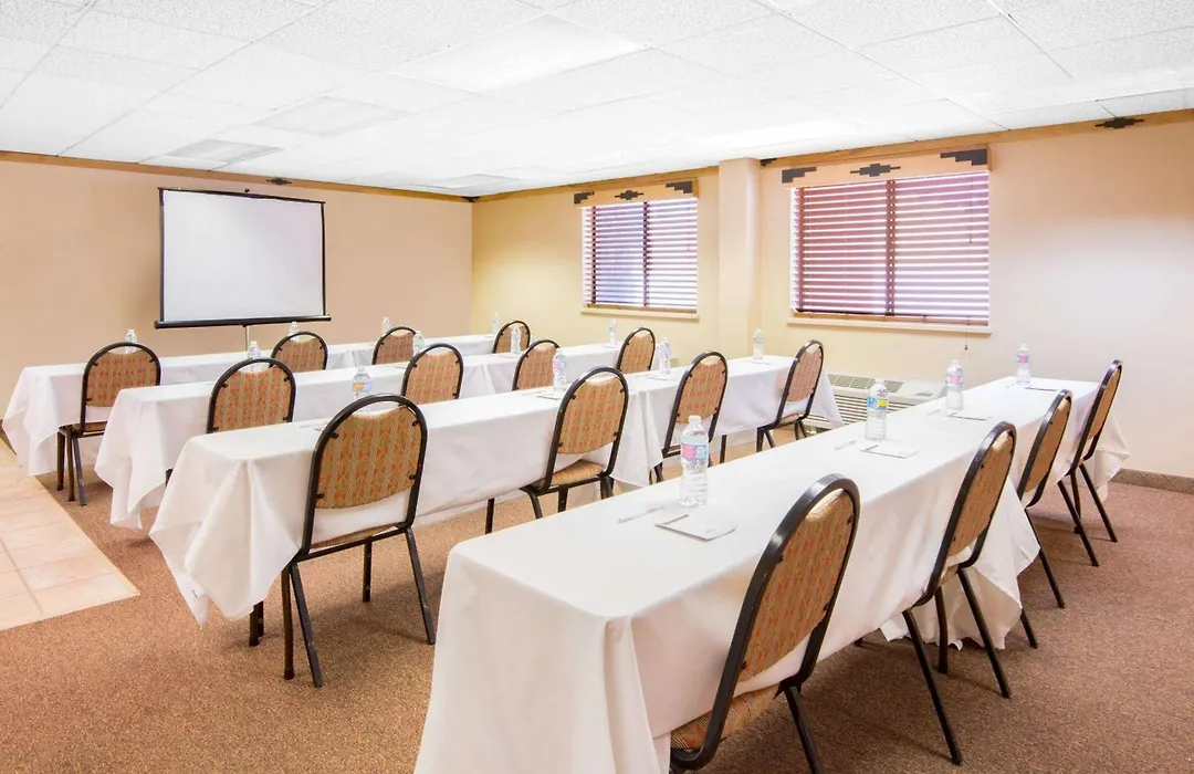 Hawthorn Suites By Wyndham Albuquerque-1