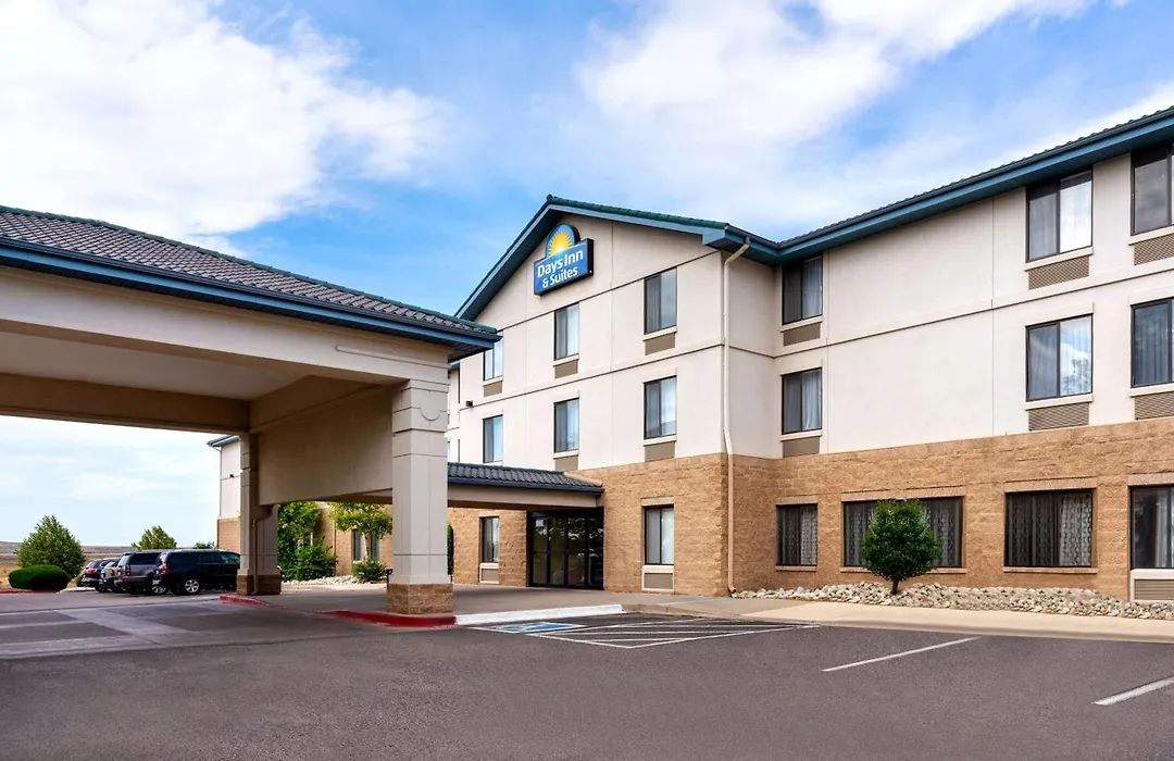 Days Inn & Suites By Wyndham Denver International Airport-1