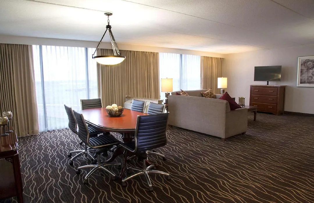 Hilton Kansas City Airport-1