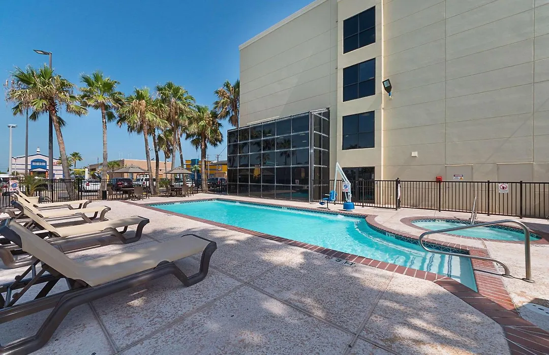 Comfort Suites Beachside-1
