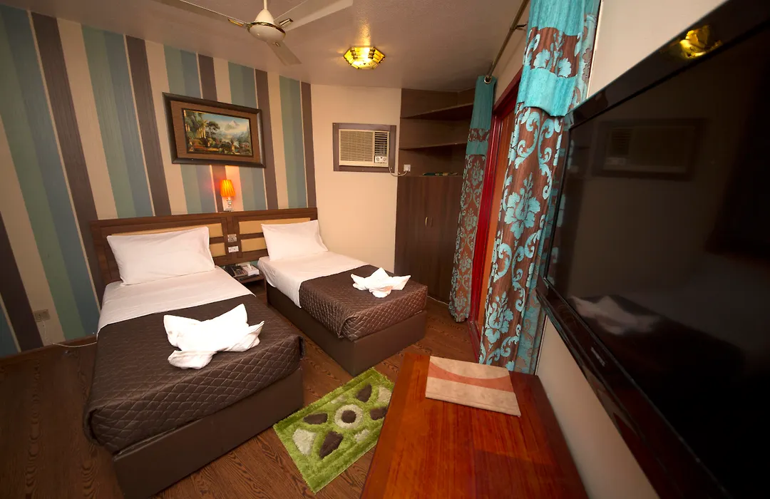 Downtown Hotel-1