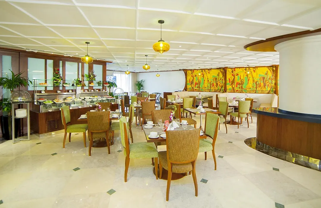 Raviz Center Point Hotel-1