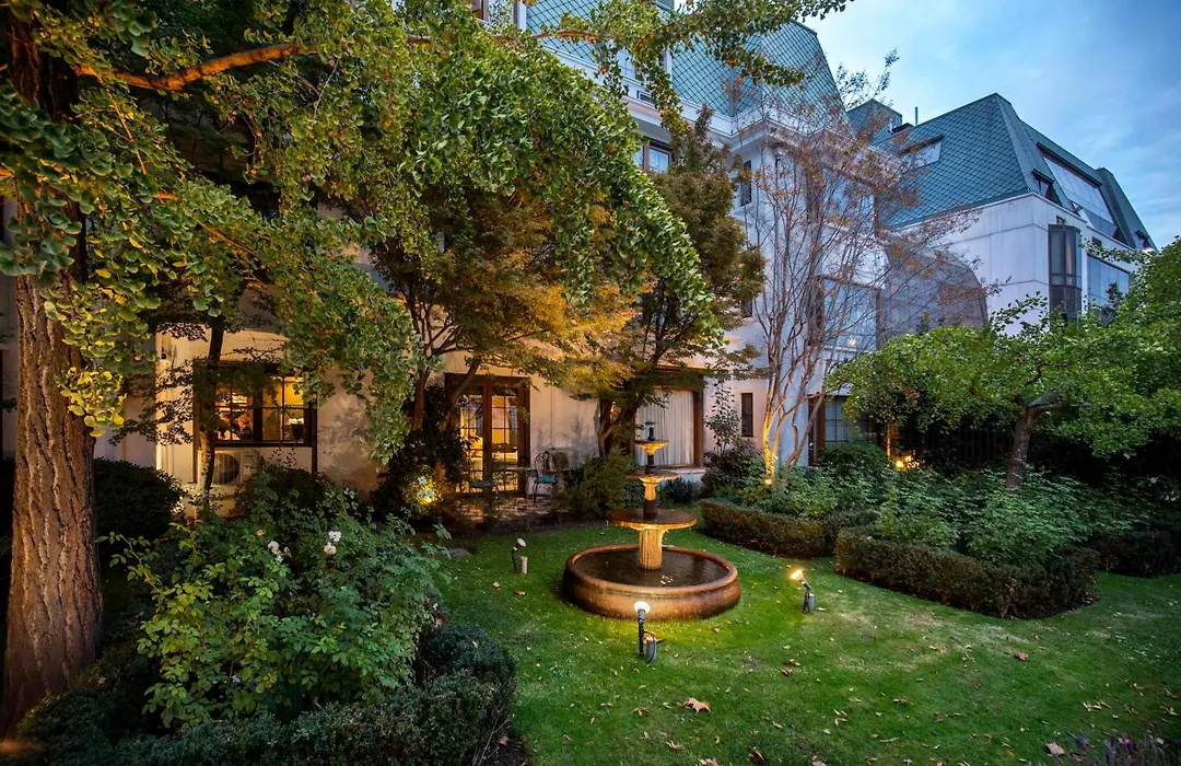 Park Plaza Bonaparte Boutique-1