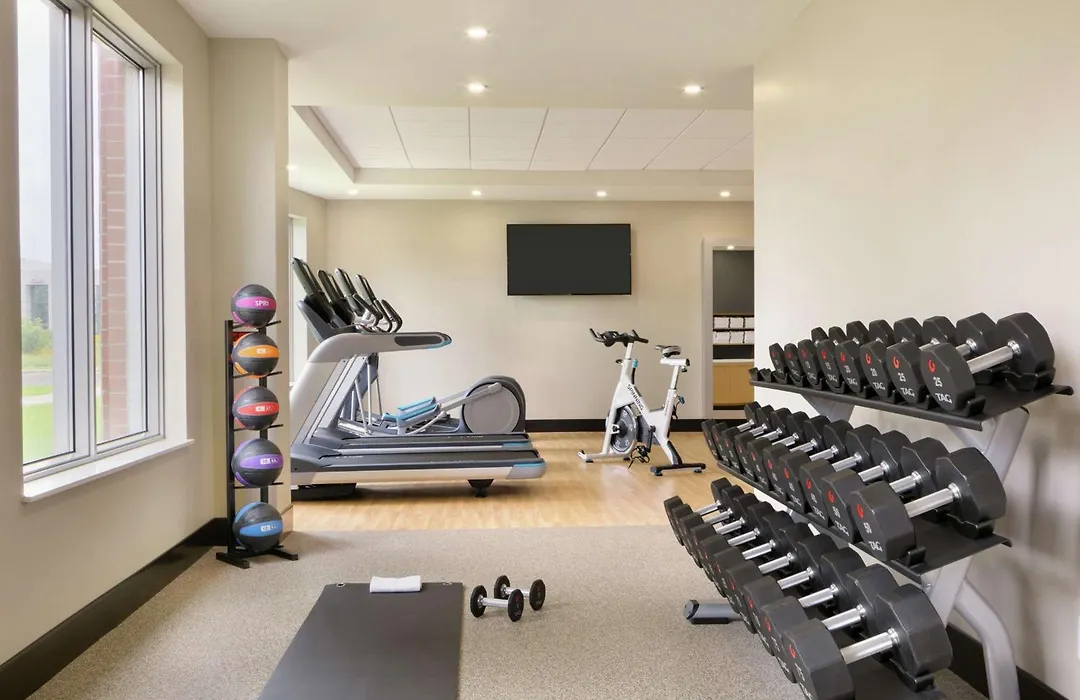 Embassy Suites By Hilton Montreal Airport-1