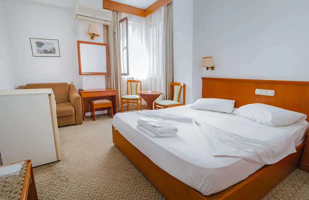 Hotel Gueleryuez 2-1