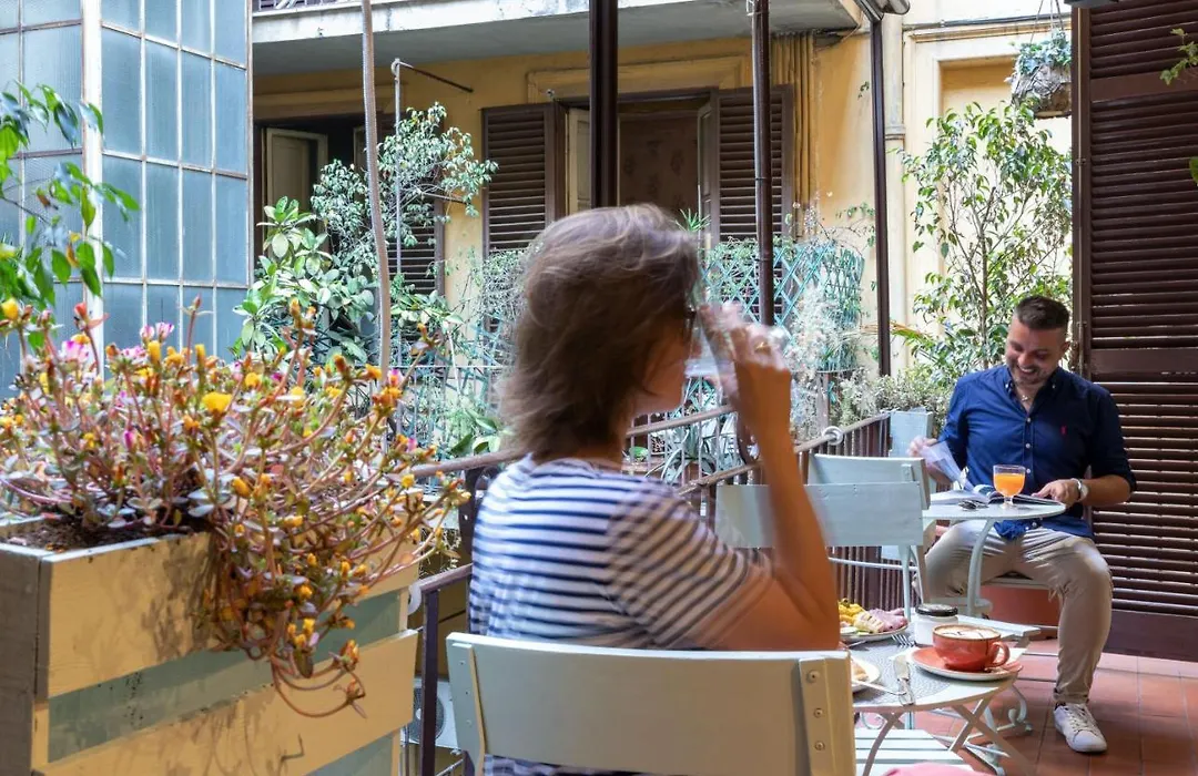 Glance In Rome-1